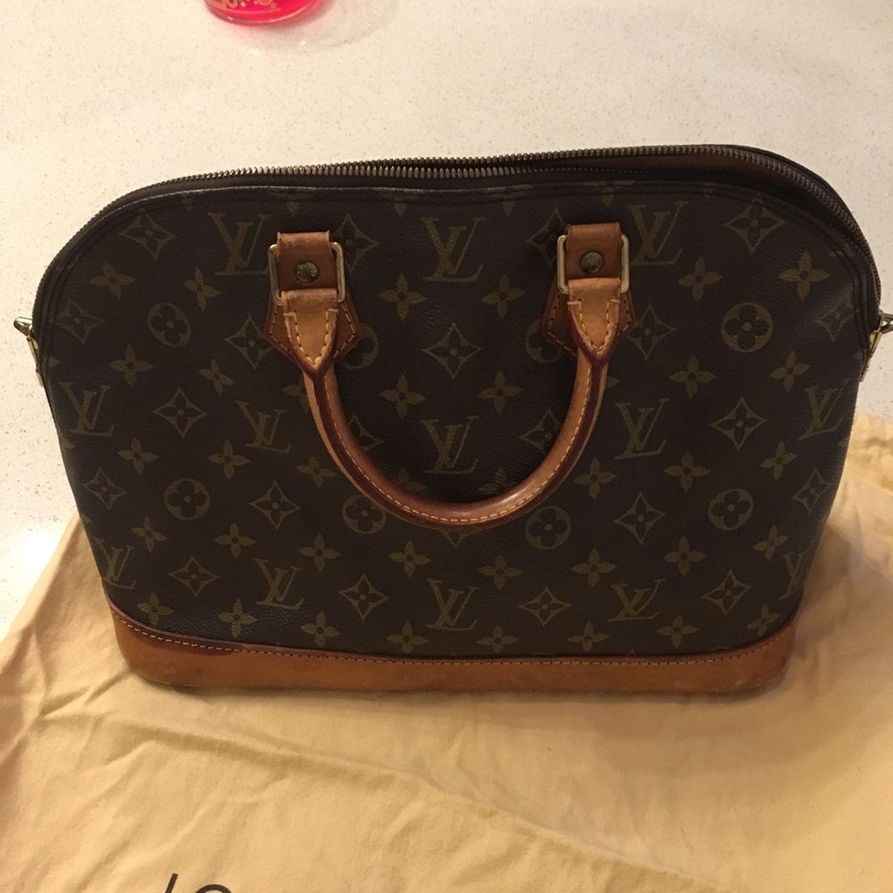 🤩Authentic 🤩 Louis Vuitton Alma PM